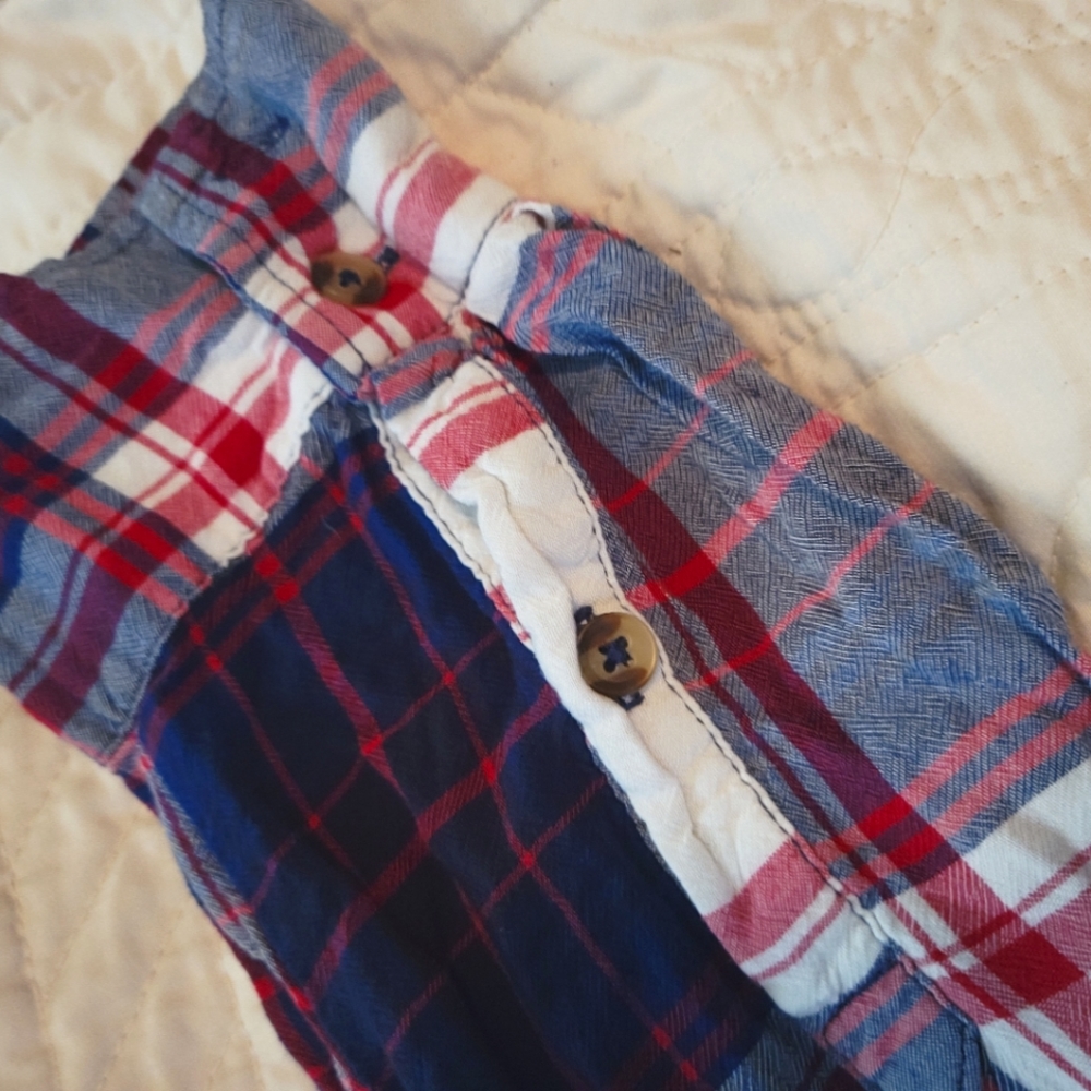 Plaid lightweight button down - Picture 4 of 5